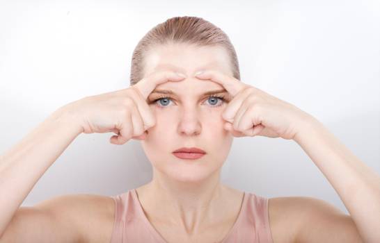 5 ejercicios para reducir las arrugas y marcas en tu rostro